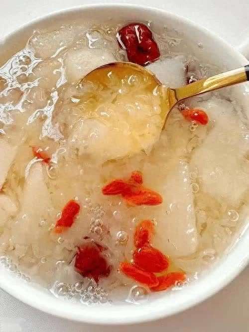 八道家常经典营养汤(8道家常美味食谱：甜汤小炒蒸菜全涵盖，简单易做又好吃)