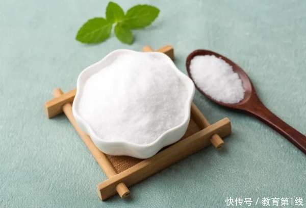 买盐买加碘还是不加碘好(买盐别瞎选！海盐和精盐到底哪个好？搞懂再买不吃亏)