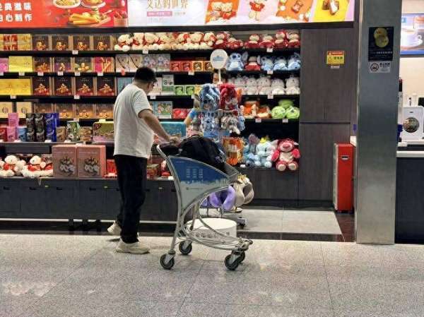 跨年悦己旅游攻略(“悦己”成为跨年消费关键词，精酿啤酒等被年轻人买爆)