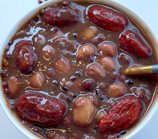腊八节喝腊八粥的做法(腊八节喝暖心腊八粥，家常菜谱教你轻松做)