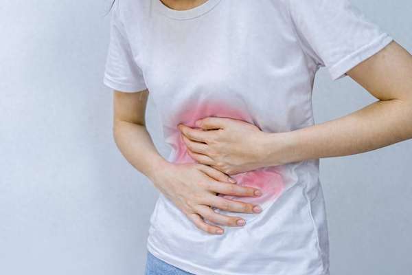 剥橙子皮简单又快的方法(剥完的橙子皮别扔，简单一用能解决不少烦恼，家家户户都用得到)