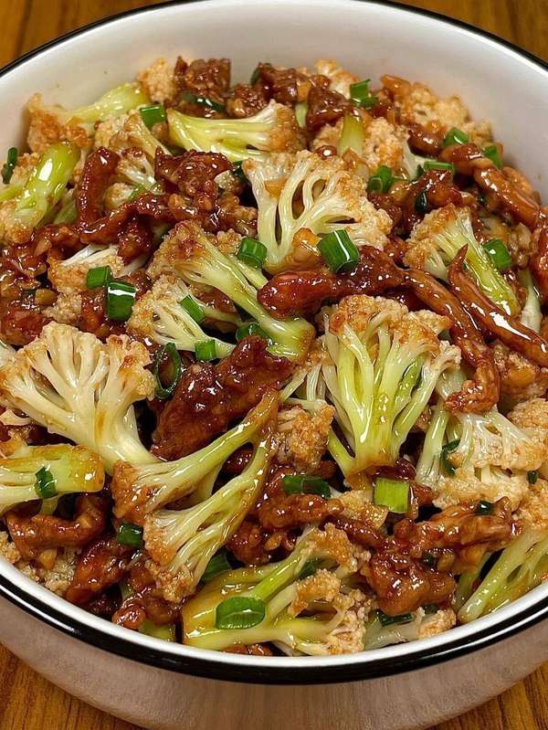 膳食纤维优质蛋白食物(膳食纤维优质蛋白菜谱：花菜炒肉丝)