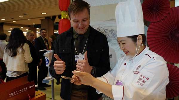 达沃斯晚宴大连(连续8年亮相达沃斯晚宴，喜家德为何能以中国水饺征服世界味蕾？)