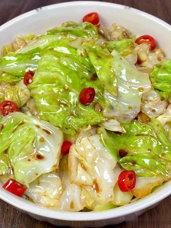 炒包菜的秘诀(炒包菜的秘籍大公开，让你轻松做出美味家常菜)