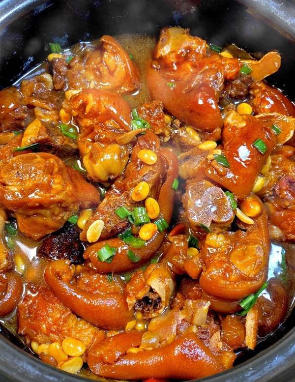 女人老得慢的七个好习惯(女人老得慢的秘密：常吃4种“天然胶原库”，皮肤紧致透亮)