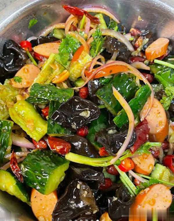 凉拌菜摆盘各种花样(老公把凉拌菜盘出花样，7道经典做法简单不油腻快拿走)