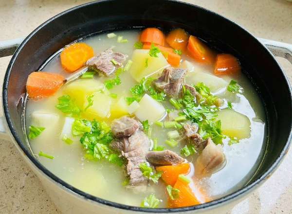 立春家常菜做法(2026立春8道家常菜：暖身养阳，好吃到汤汁都不剩)