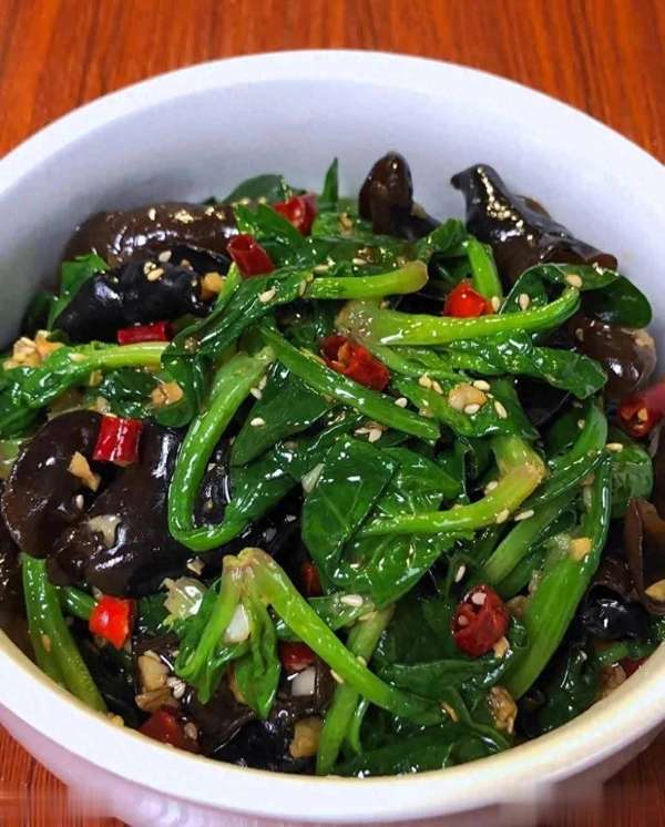 头疼吃什么菜比较好(还在头疼每天做什么菜吗？这8道无敌家常菜谱直接抄，有手就会！)