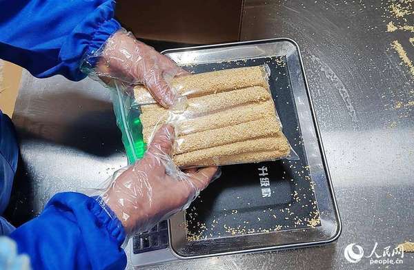 小年糖瓜粘是什么意思(小年至·糖瓜粘)