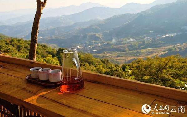 昔归茶山旁，飘起咖啡香