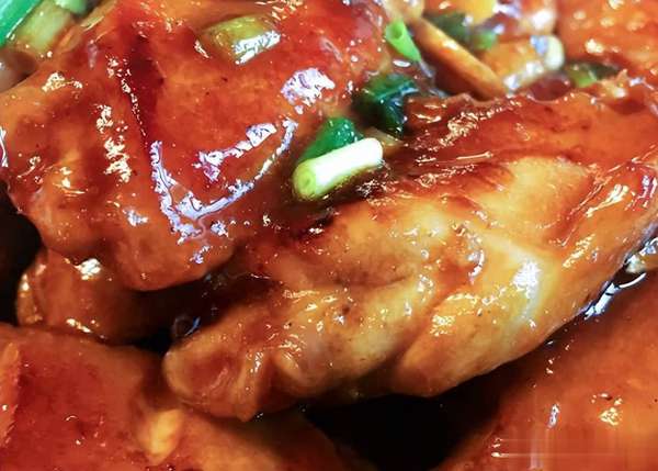 蜜汁鸡翅保姆级教程(0基础酱焖鸡翅！保姆级食谱，解馋下饭，被夸爆的下饭菜)