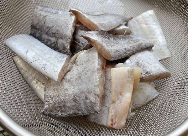 想要烟火气的小日子(想要烟火气？做道红烧带鱼，一碗米饭根本不够吃！)