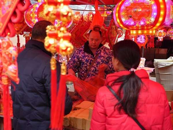 贵州镇远：赶年集，买年货，烟火人间年味浓