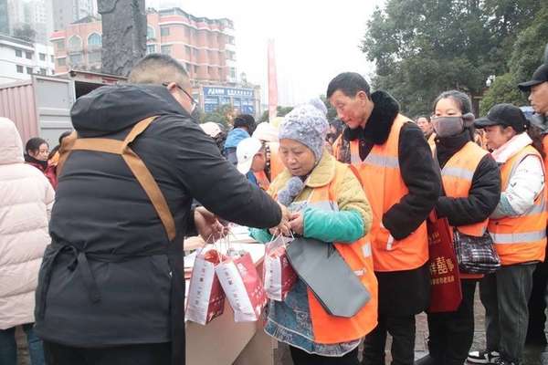 一锅焖猪蹄(一锅灌汤猪脚“炖”出富民好滋味)