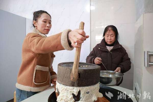 宣恩手工麻糍(宣恩：手工合渣飘醇香霉豆腐里藏年味)