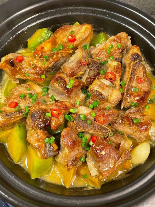 年夜饭荤素搭配菜怎么做(年夜饭必备8道菜：荤素搭配寓意吉祥，上桌秒光的家常菜谱)