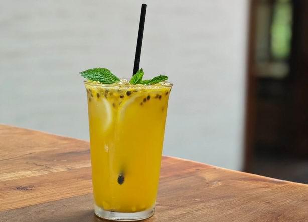 你手里的奶茶还甜吗(你手里的奶茶，偷偷给癌细胞“铺路”？研究发现：甜饮料加速癌症转移)