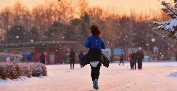 多运动抗癌(多运动更防癌？错！科学家找到防癌“黄金运动量”，过多运动反而没好处)