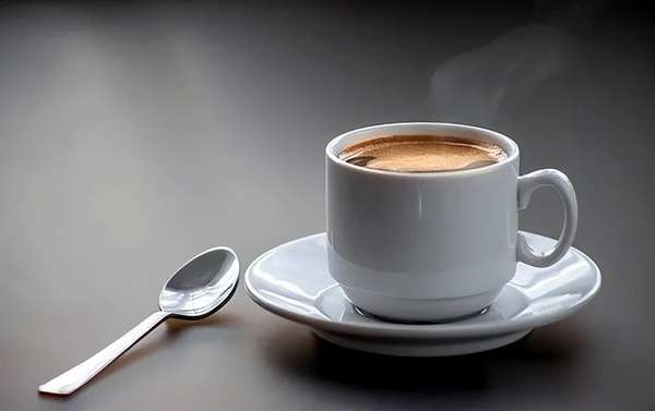 研究发现每天多喝一杯咖啡(研究发现：早起一杯咖啡或让中老年人更痛，开启糟糕一天)