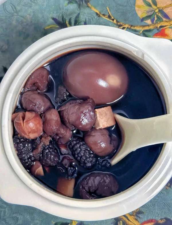 失眠不要怕中医让你睡个安稳觉(失眠别怕！睡前一杯“天然安神汤”，气色好一觉到天亮)