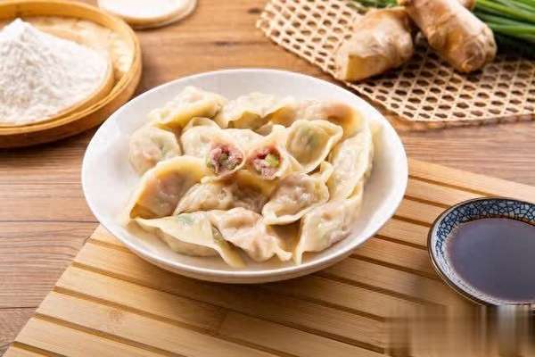 素馅饺子馅的做法大全家常(比肉馅还香！4种素馅饺子鲜掉眉，冬天吃滋润不上火)