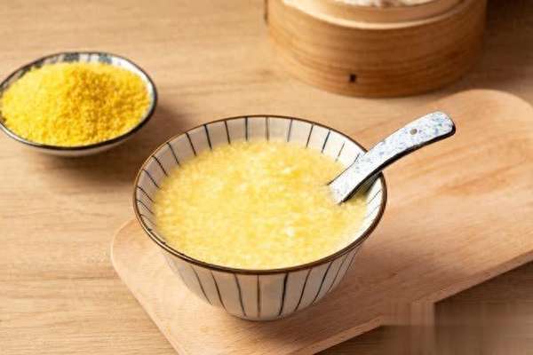 冬季适合给孩子吃什么早餐(建议冬天给孩子早餐吃这碗粥，养好脾胃少生病！)