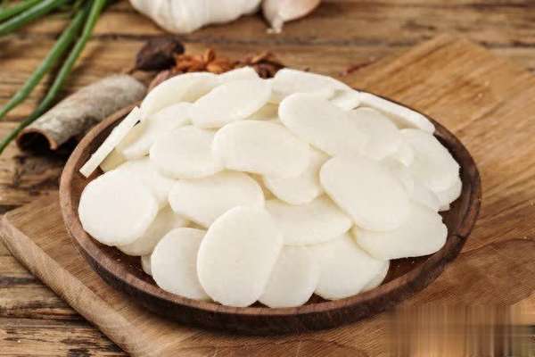 脾胃虚寒喝什么粥比较好(天越冷越喝这碗脾胃粥，俩食材做法简单，营养师都推荐！)