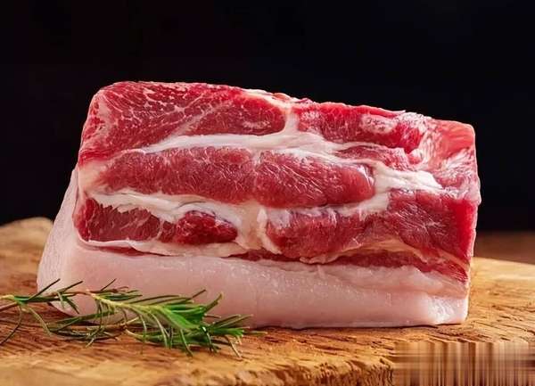 高血压吃猪内脏真的有那么可怕吗(医生发现：高血压人群吃猪肉，不久后或有3大益处！)