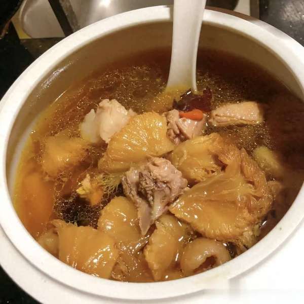 冬季适合养胃喝的汤(入冬必备！这款养胃汤，香到上头)