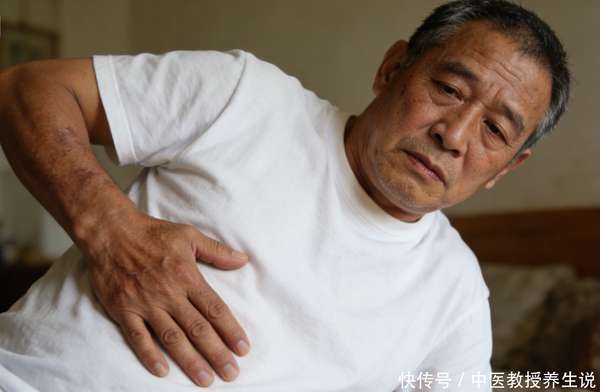 肝硬化早期及时治疗可以痊愈吗(肝硬化越早发现越好？医生提醒：肝硬化初期，这3种症状别忽视)