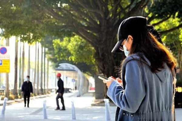 寒潮中老年人健康知识(寒潮将至，中老年谨记一少囤二忌口三慎行，暖胃暖心过寒冬！)