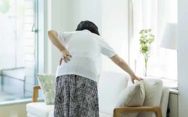 乱补钙会导致结石吗(还乱补钙当心结石！医生：科学补钙这3点必须做对)