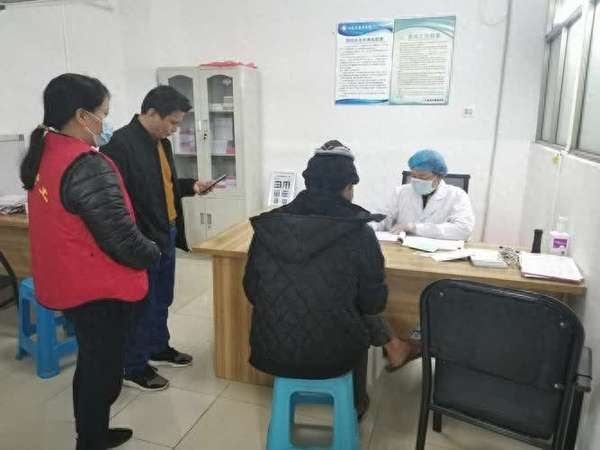 医生建议：50岁后补钙做好5点，不必天天吃钙片