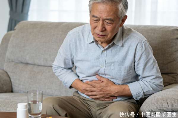 胃炎是胃黏膜受损吗(胃炎是“胃黏膜杀手”？不想胃部不适加重，尽量少吃4种食物)