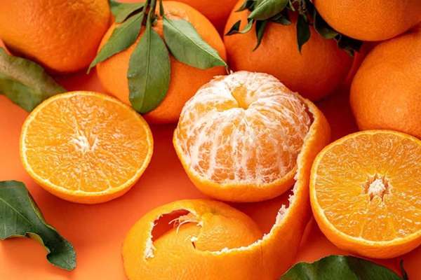 阳光下剥橙子竟致“烫伤”？挑橙子秘籍大公开！