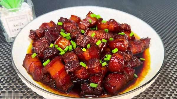 服用他汀期间有食物禁忌吗(服用他汀时，这些食物要警惕)