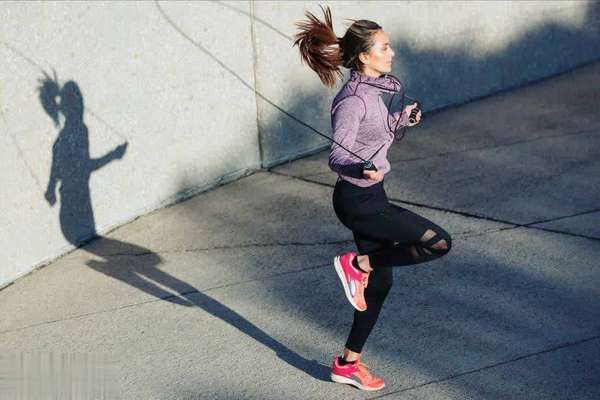 跳绳一小时有危害吗(跳绳：一项被遗忘却益处多多的运动)