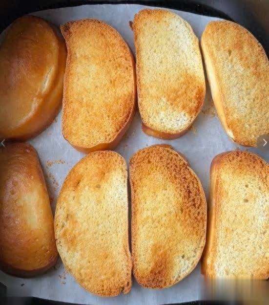 烤馒头片对胃有好处吗(被安利吃烤馒头片一周，胃胀气缓解脾胃负担轻了！)