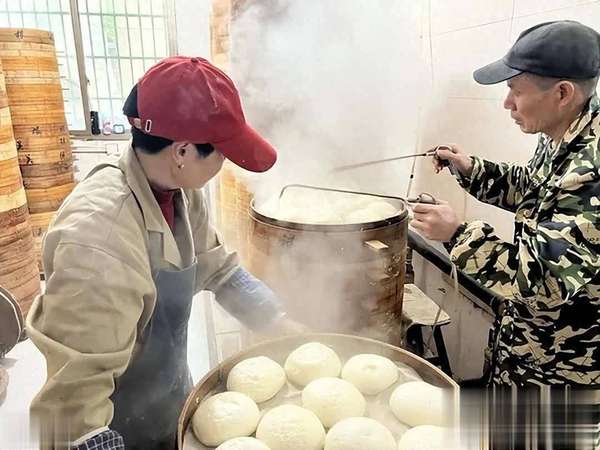 早上为什么不建议吃馒头(早上为何不建议吃馒头？医生：这8类食物也少吃！)