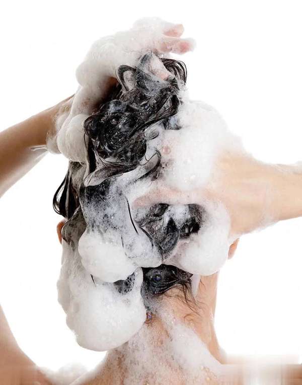 头发越掉越多？15个毁发坏习惯，3招养出好发质