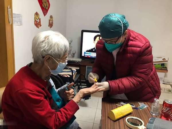 每吃一次大脑萎缩快一步就好了吗(每吃一次大脑萎缩快一步！5种食物是大脑衰退“加速器”)