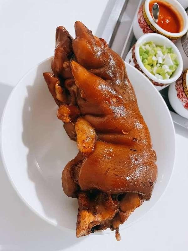 猪蹄再被发现！医生：常吃猪蹄，身体或收获5大好处