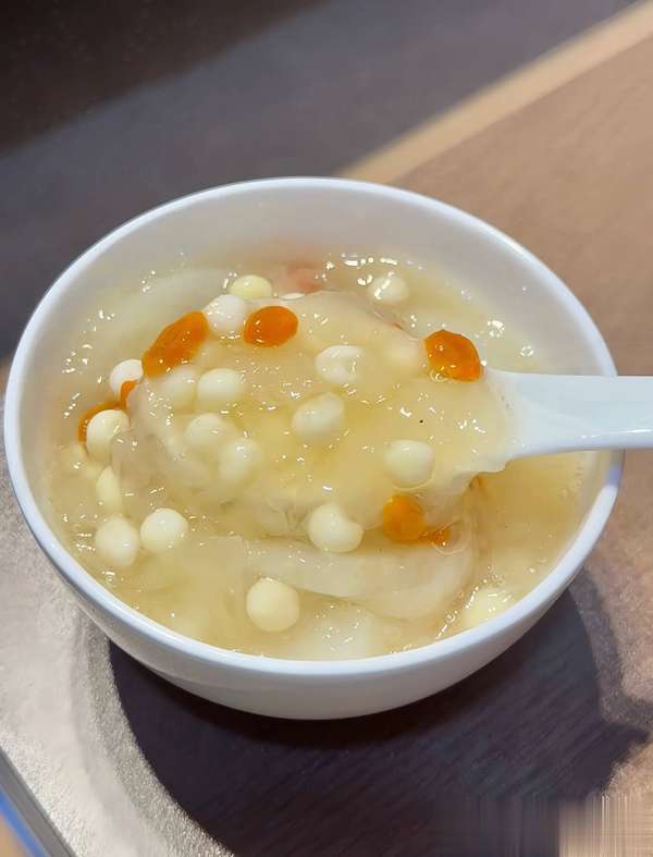 银耳对肺有好处吗(银耳配一物，连喝3天给肺“大扫除”，喉咙清润呼吸畅！)