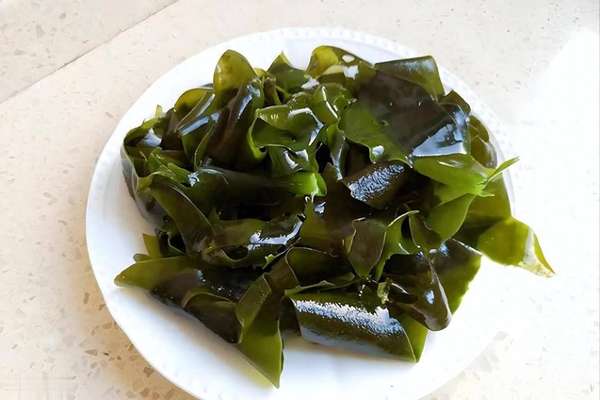 海带治咽炎是真是假(研究发现海带对5类慢性炎症有效，建议多吃！立大功了？)