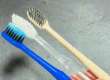 不用的牙刷别扔，剪半刷毛竟解决家家户户大难题！