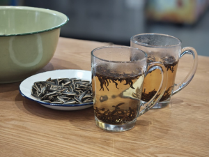 喝茶VS喝咖啡，谁才是“护心王者”？4大隐藏好处，喝对才养生